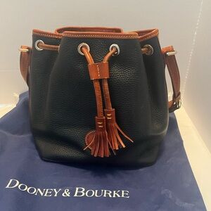 Dooney & Bourke Vintage Black and Tan Bucket Drawstring Shoulder Bag